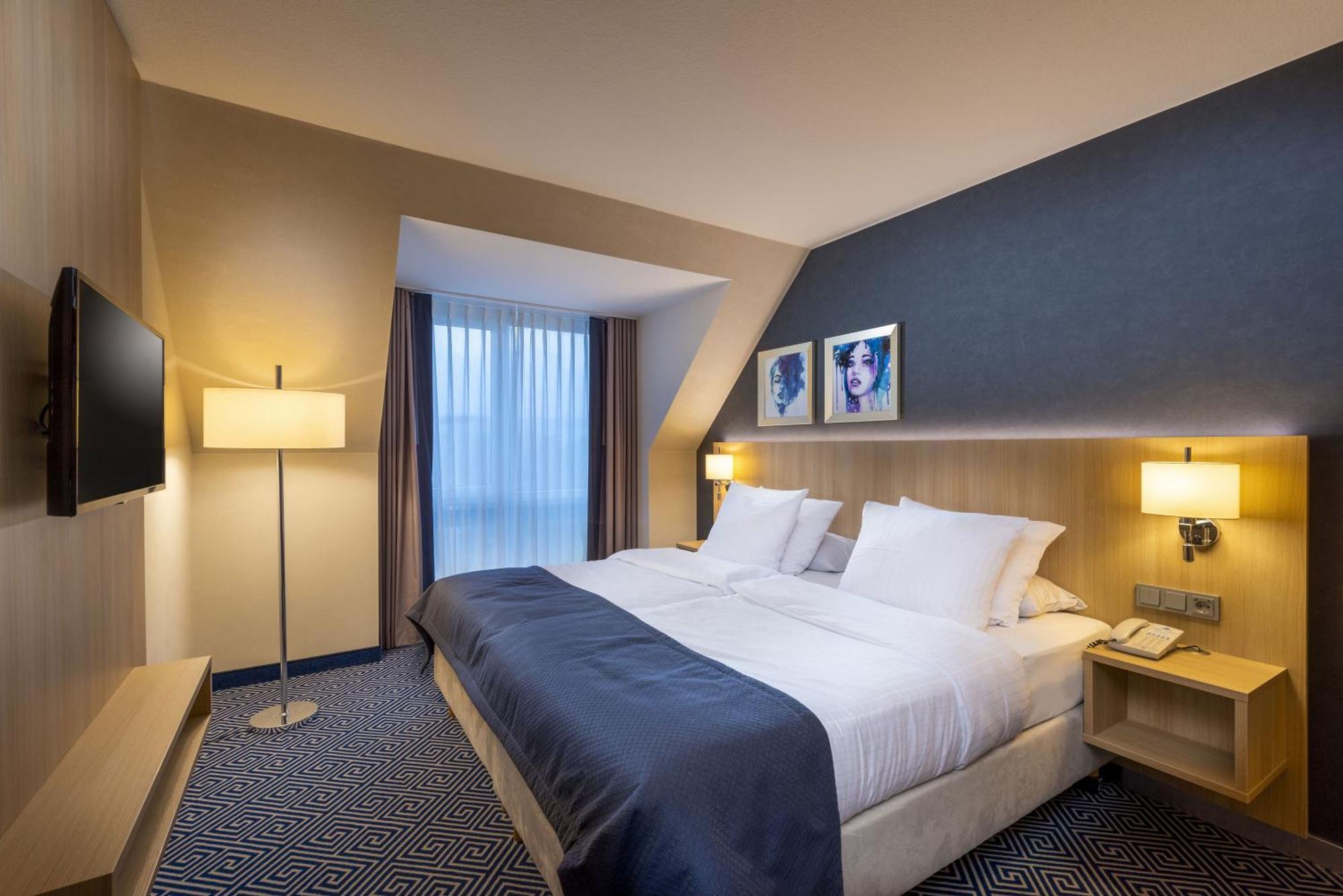 Maritim Hotel Wuerzburg Стая снимка