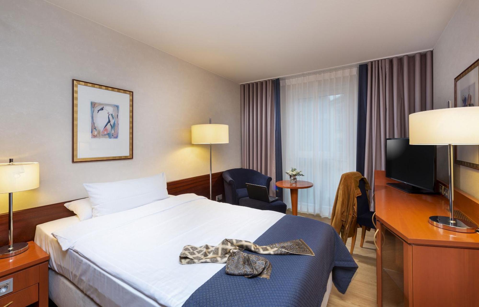 Maritim Hotel Wuerzburg Стая снимка