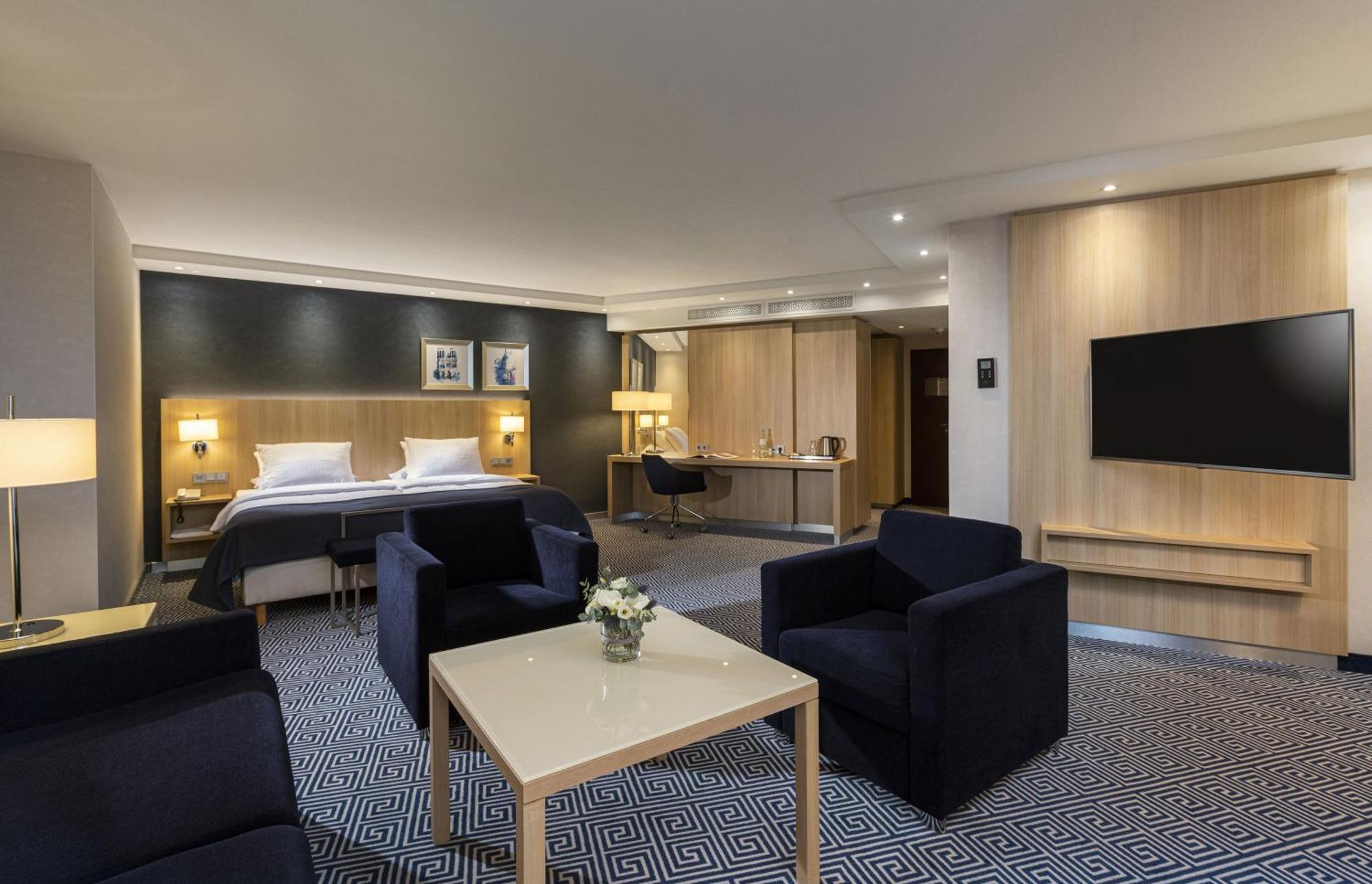 Maritim Hotel Wuerzburg Стая снимка