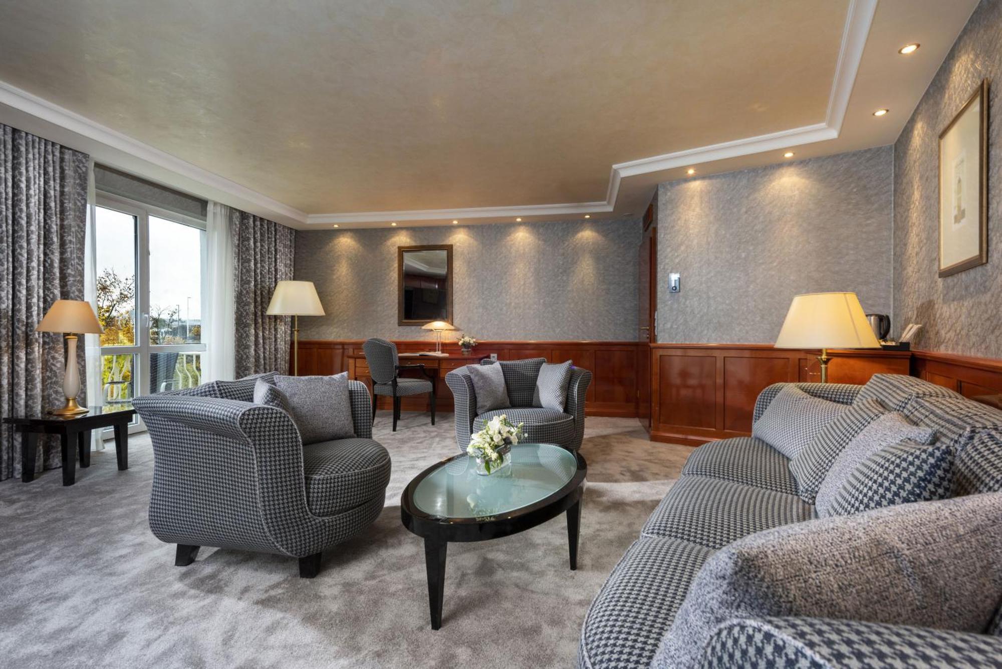 Maritim Hotel Wuerzburg Стая снимка